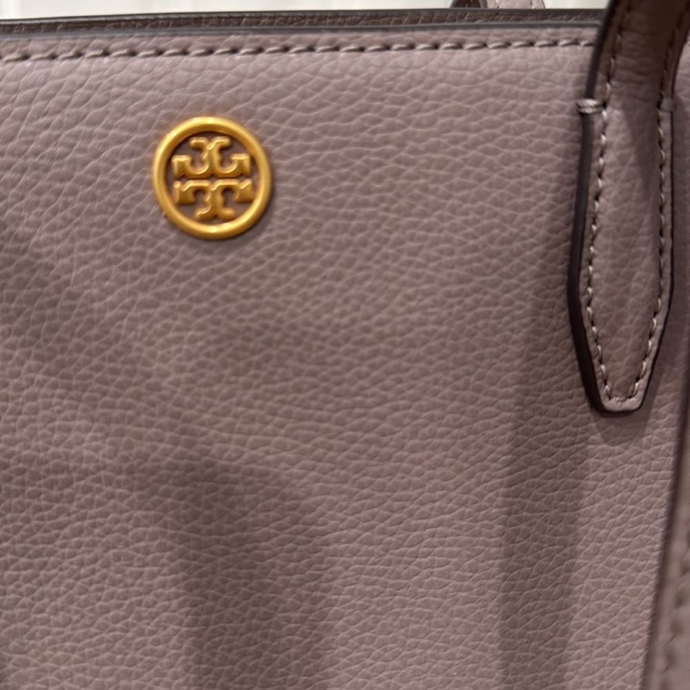 Tory Burch
 Tote Bag - Picture 6 of 10
